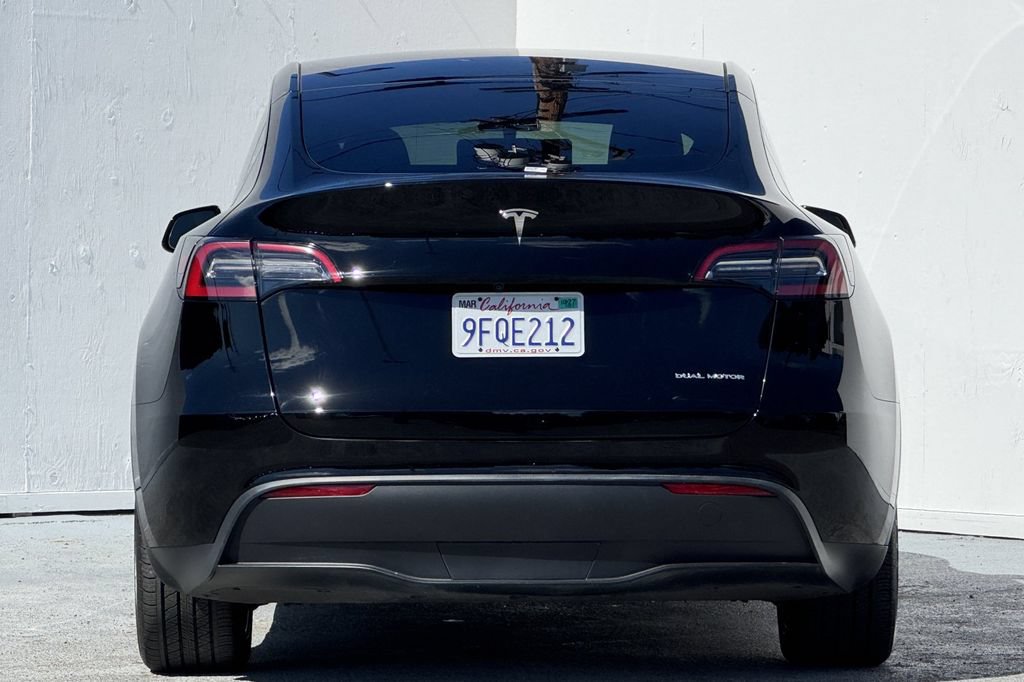 Used 2023 Tesla Model Y Long Range AWD/4WD image 4