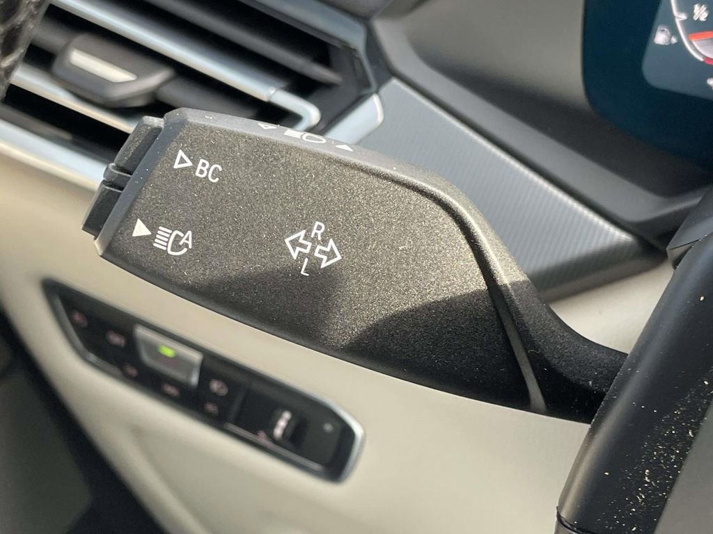 Used 2021 BMW X5 xDrive40i w/ Premium Package image 13