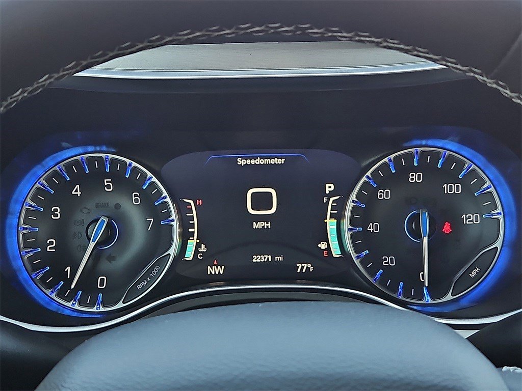 Used 2024 Chrysler Pacifica Limited w/ S Appearance Package image 29