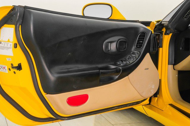 Used 2004 Chevrolet Corvette Convertible w/ Preferred Equipment Group image 31