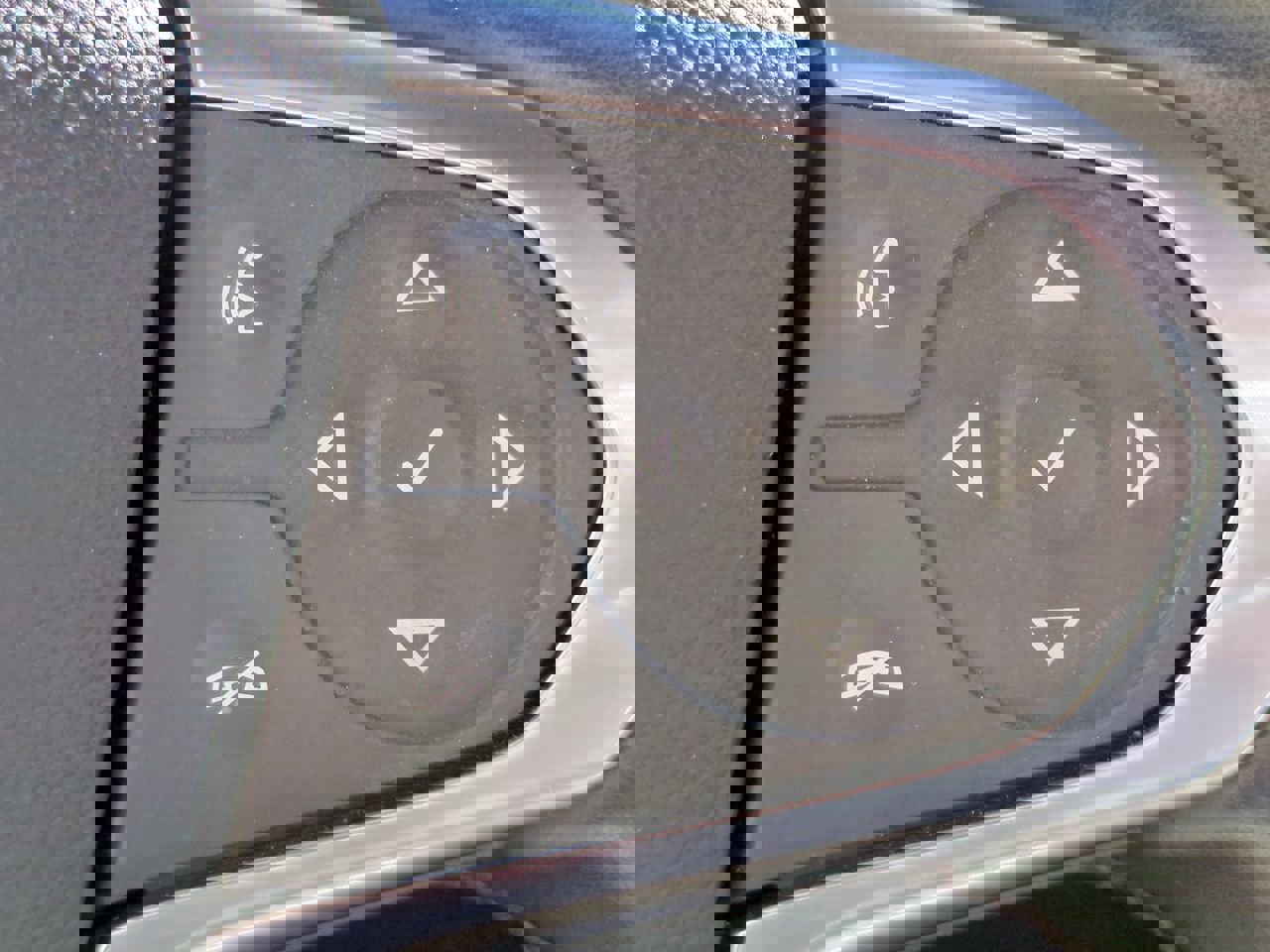 Used 2023 Chevrolet Traverse Premier image 26