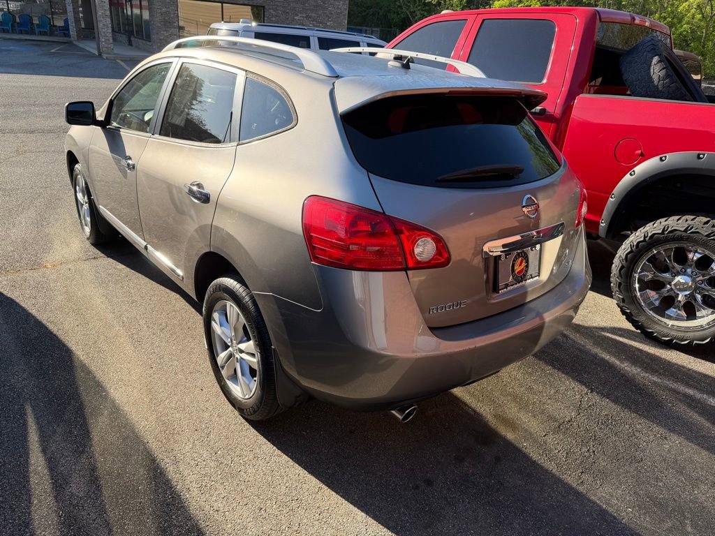 Used 2012 Nissan Rogue SV w/ Premium Pkg image 6
