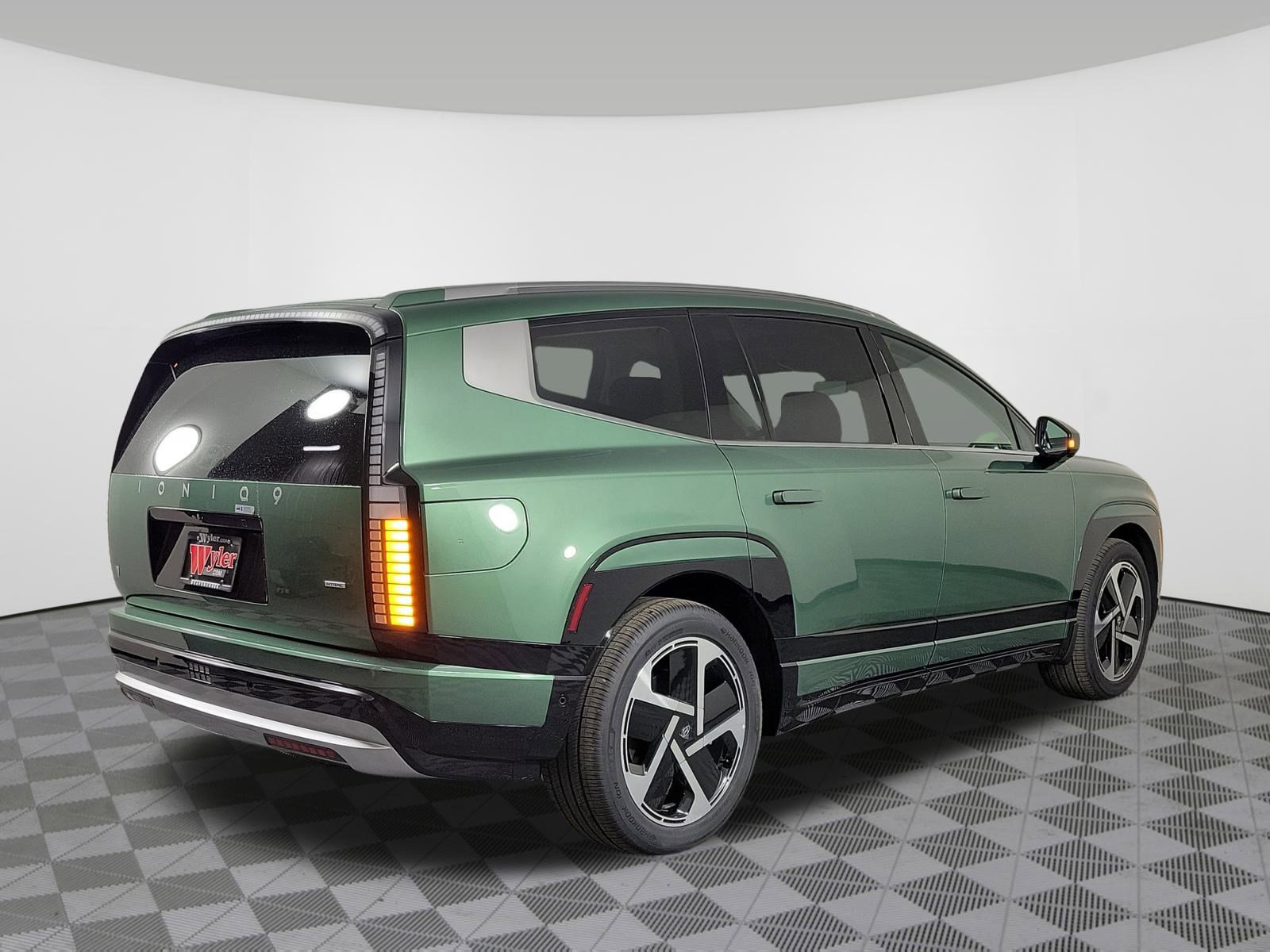 New 2026 Hyundai Ioniq 9 Limited image 3