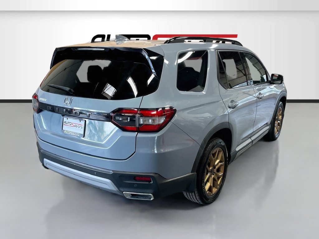 Used 2024 Honda Pilot Touring image 7