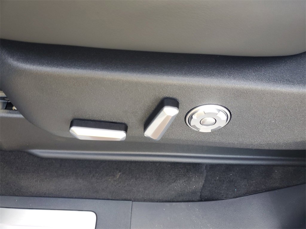 New 2025 Lincoln Navigator L Reserve w/ Jet Appearance Package image 21