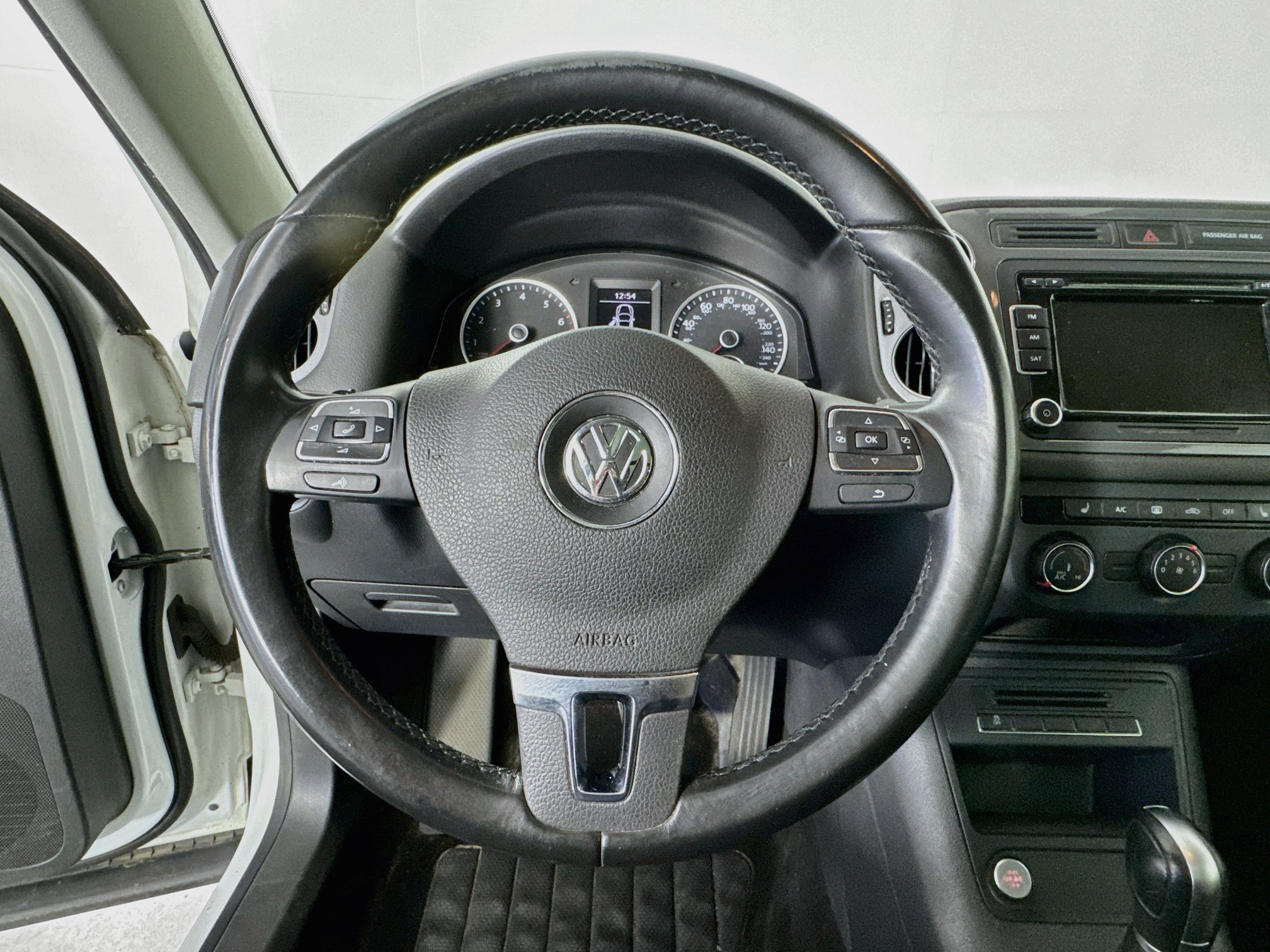 Used 2015 Volkswagen Tiguan SE AWD/4WD image 11
