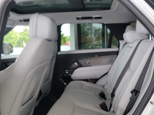 Used 2024 Land Rover Range Rover Sport SE AWD/4WD image 12