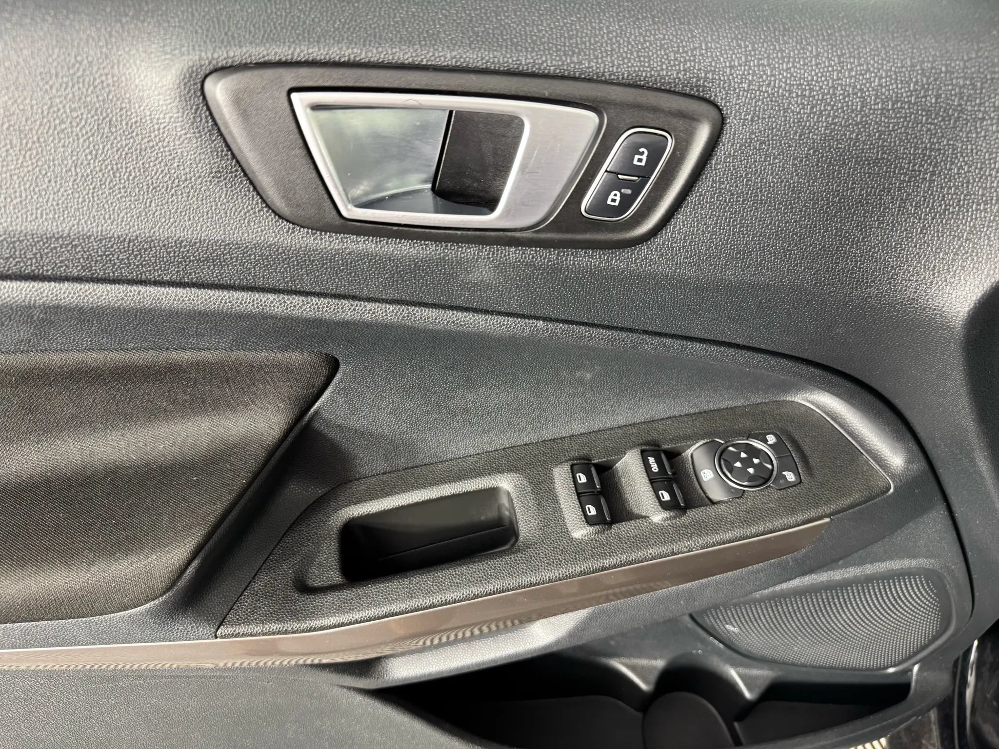 Used 2019 Ford EcoSport SE w/ SE Convenience Package AWD/4WD image 40
