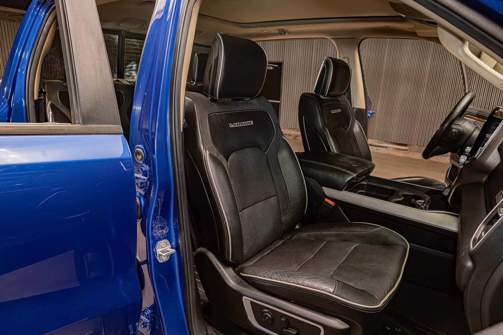 Used 2019 RAM 1500 Laramie AWD/4WD image 27