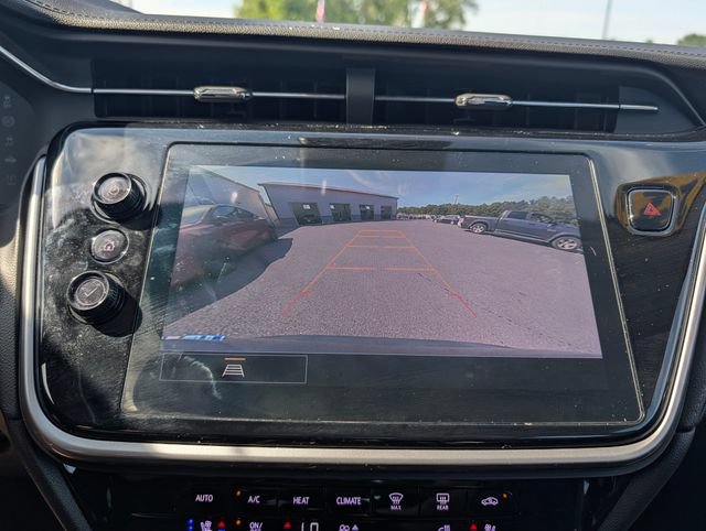 Used 2022 Chevrolet Bolt EUV LT w/ Convenience Package FWD image 27