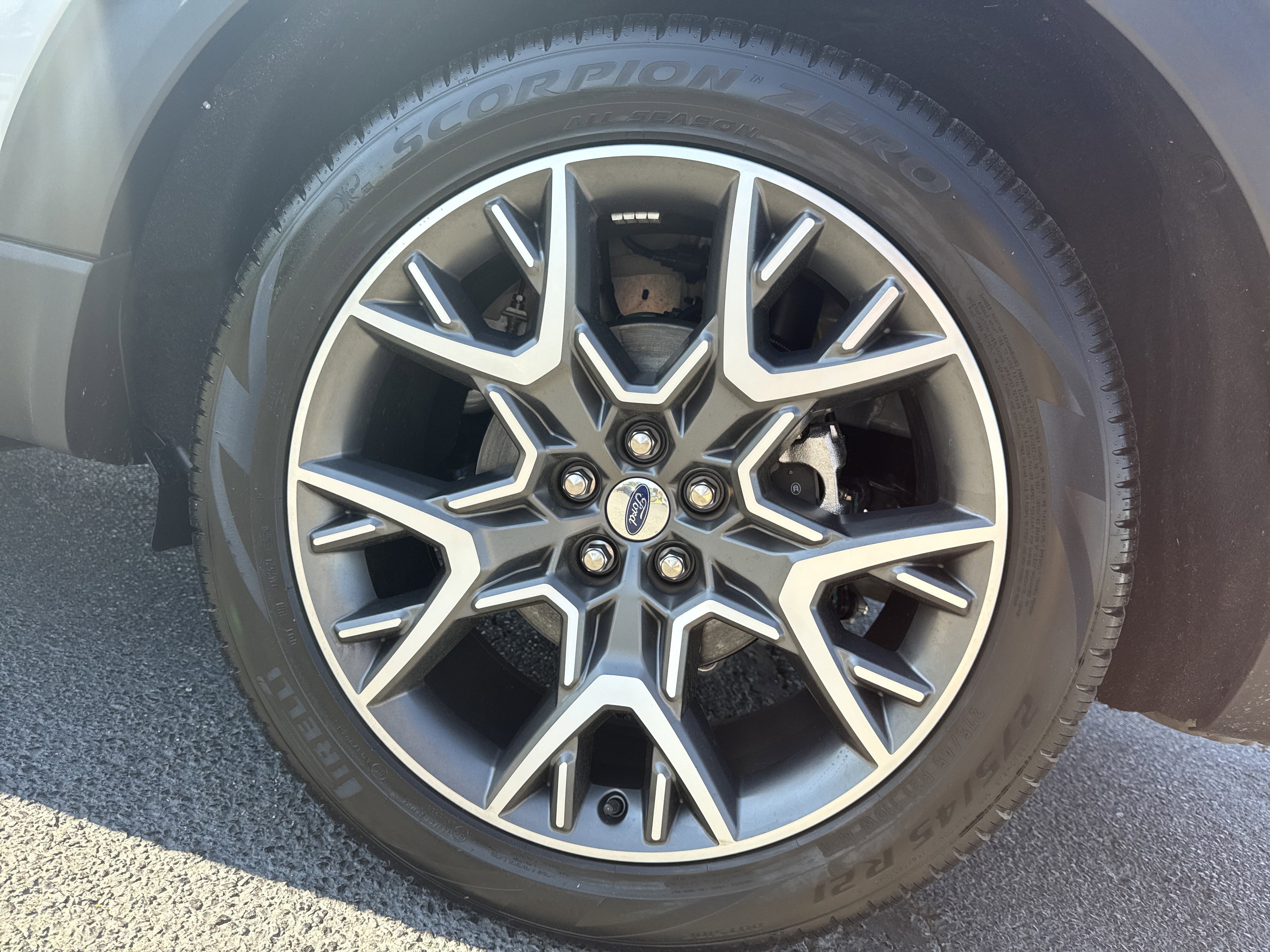 Used 2025 Ford Explorer Platinum w/ Ultimate Package image 24