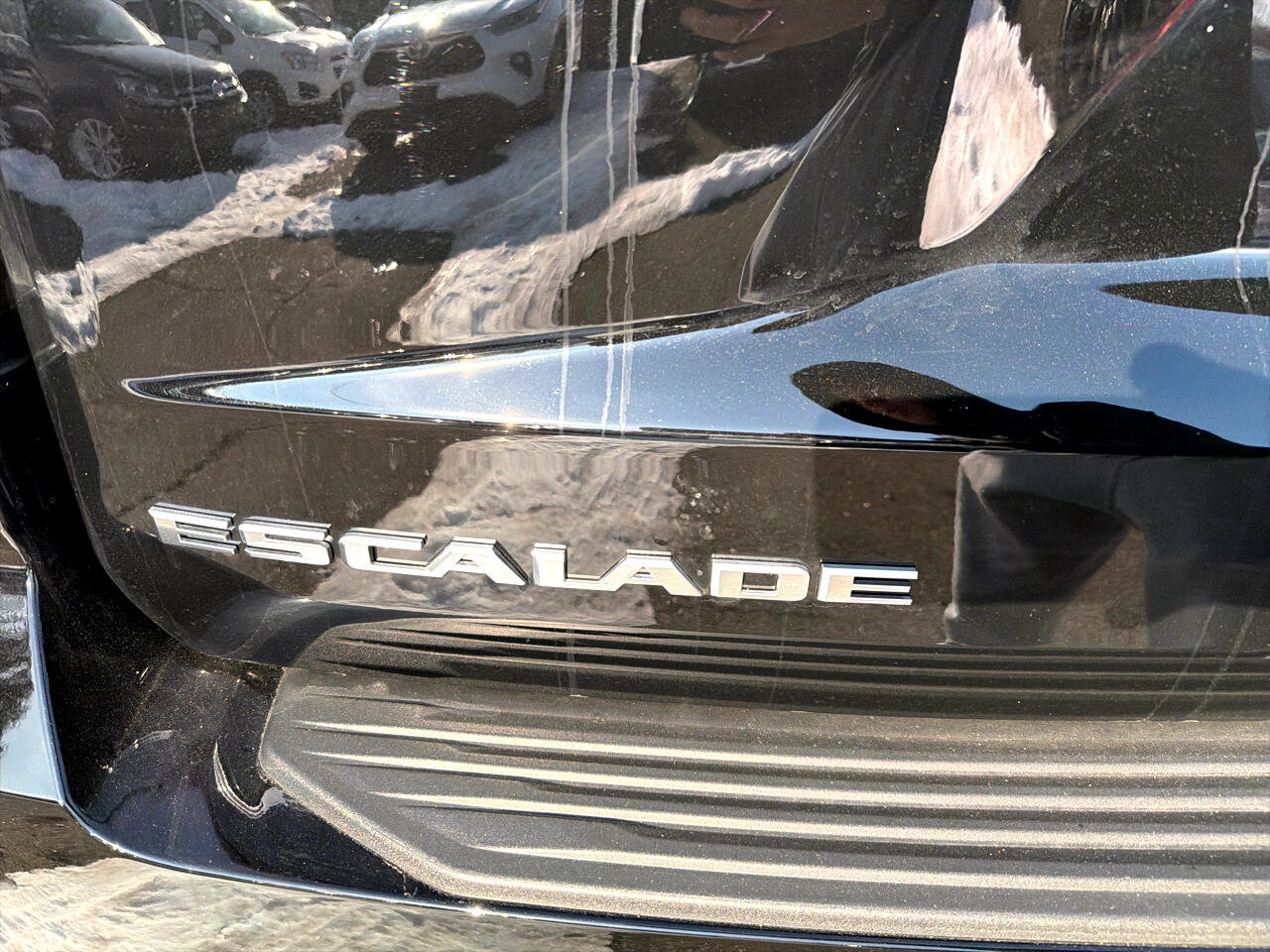 Used 2025 Cadillac Escalade ESV Sport w/ Touring Package image 9