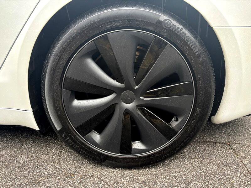 Used 2022 Tesla Model S AWD image 17