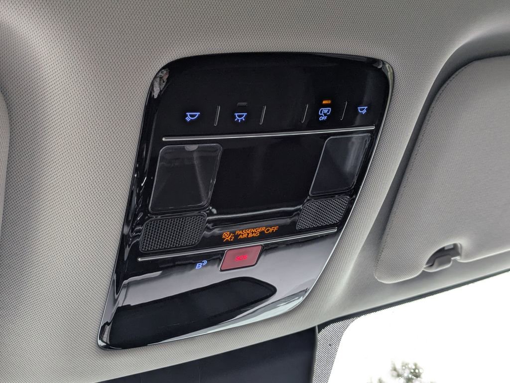 Used 2025 Hyundai Santa Fe SE image 20