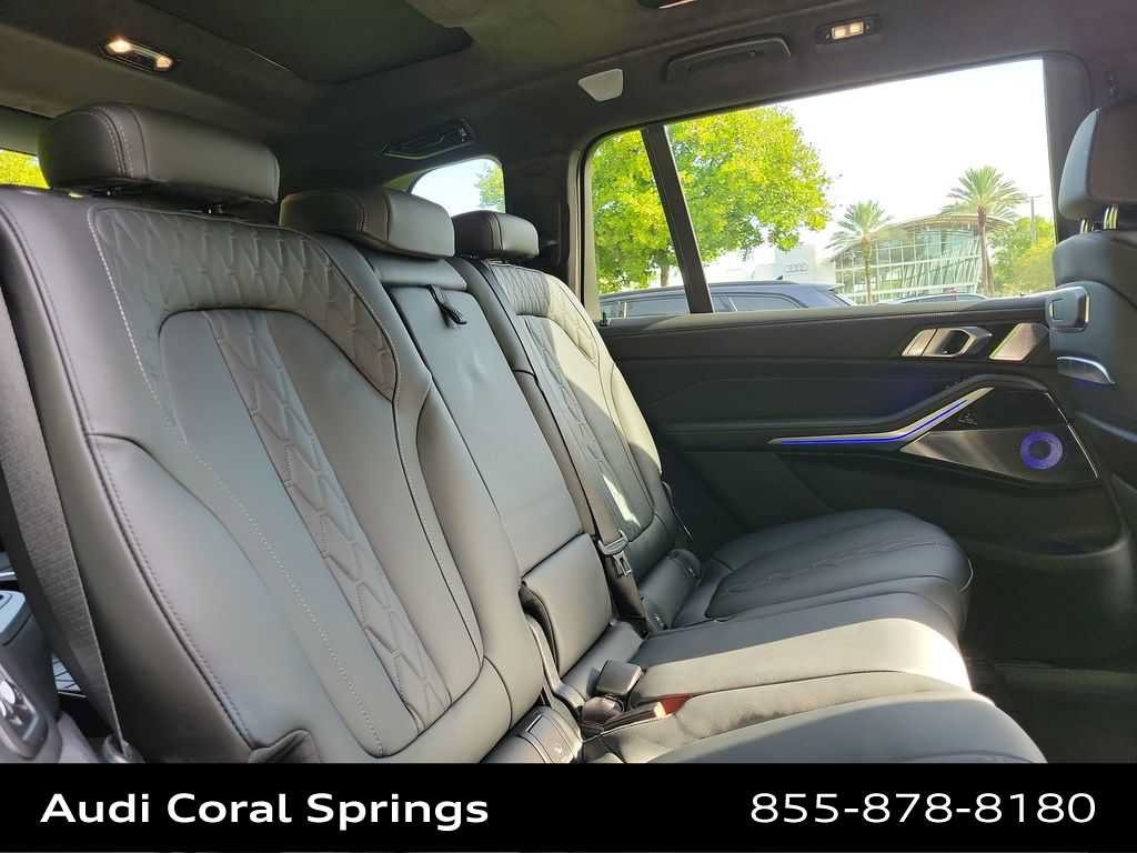 Used 2026 BMW X7 M60i AWD/4WD image 21
