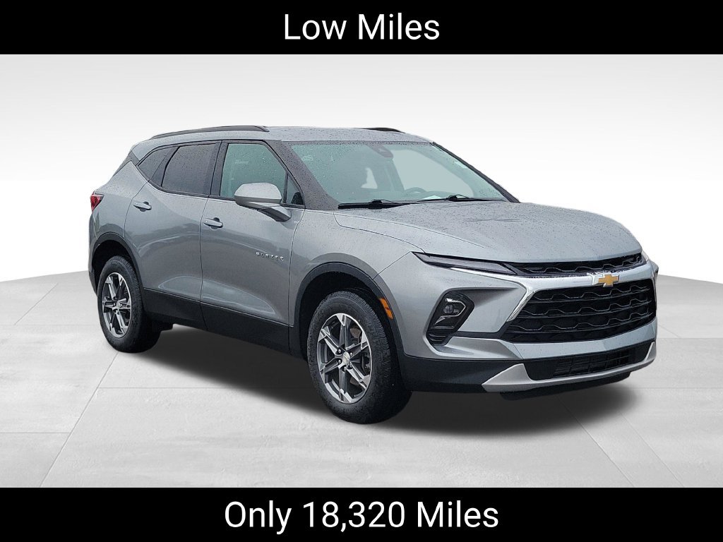 Used 2024 Chevrolet Blazer LT w/ Convenience Package AWD/4WD image 2