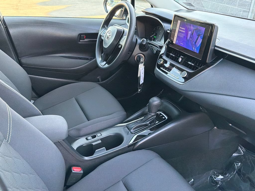 Used 2024 Toyota Corolla LE FWD image 11