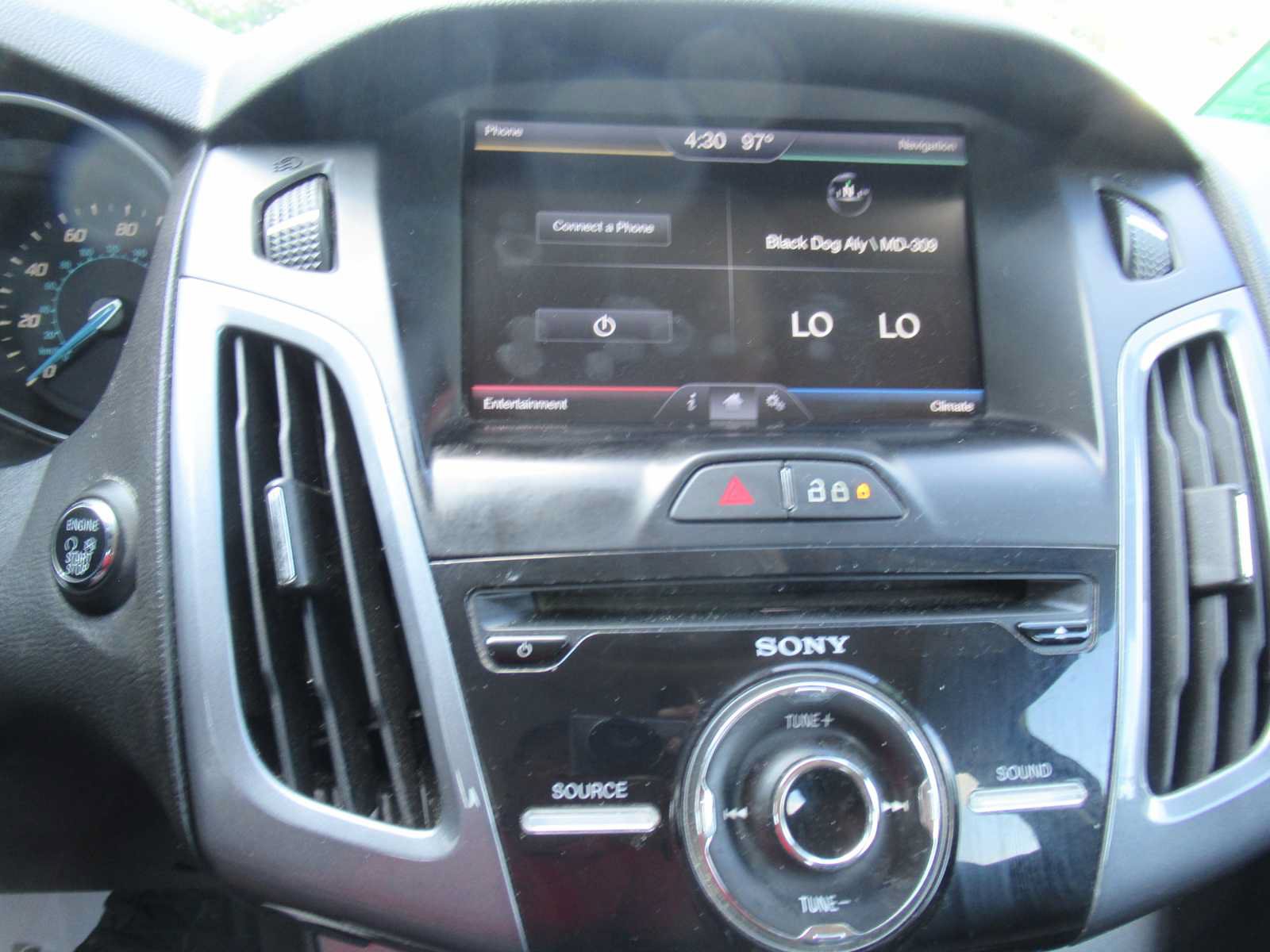 Used 2014 Ford Focus Titanium FWD image 29