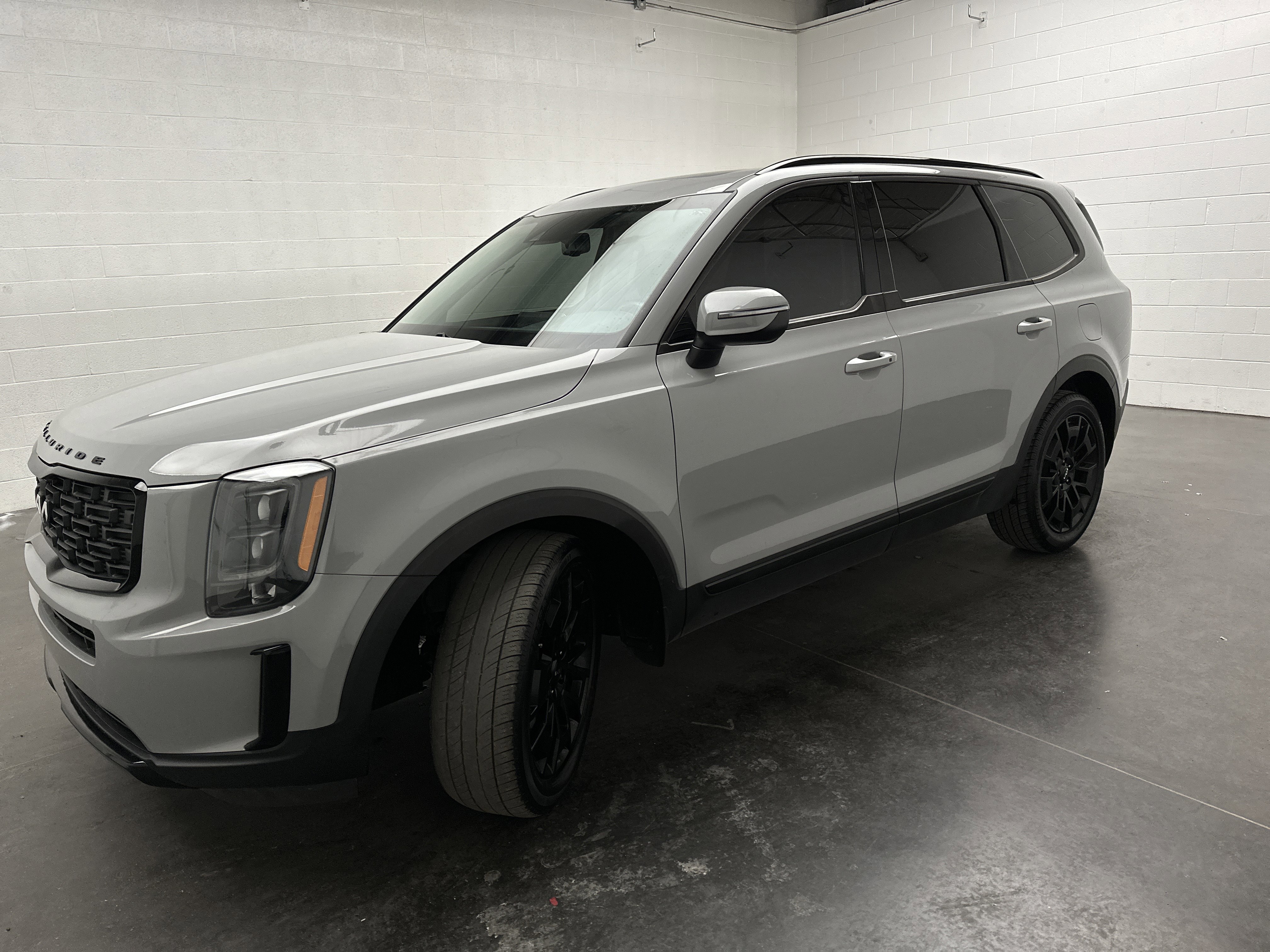 Used 2022 Kia Telluride EX w/ EX Premium Package image 4