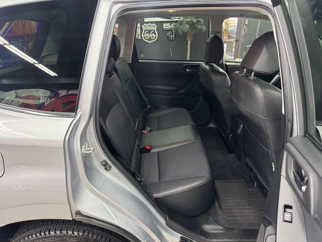 Used 2015 Subaru Forester 2.0XT Premium image 16
