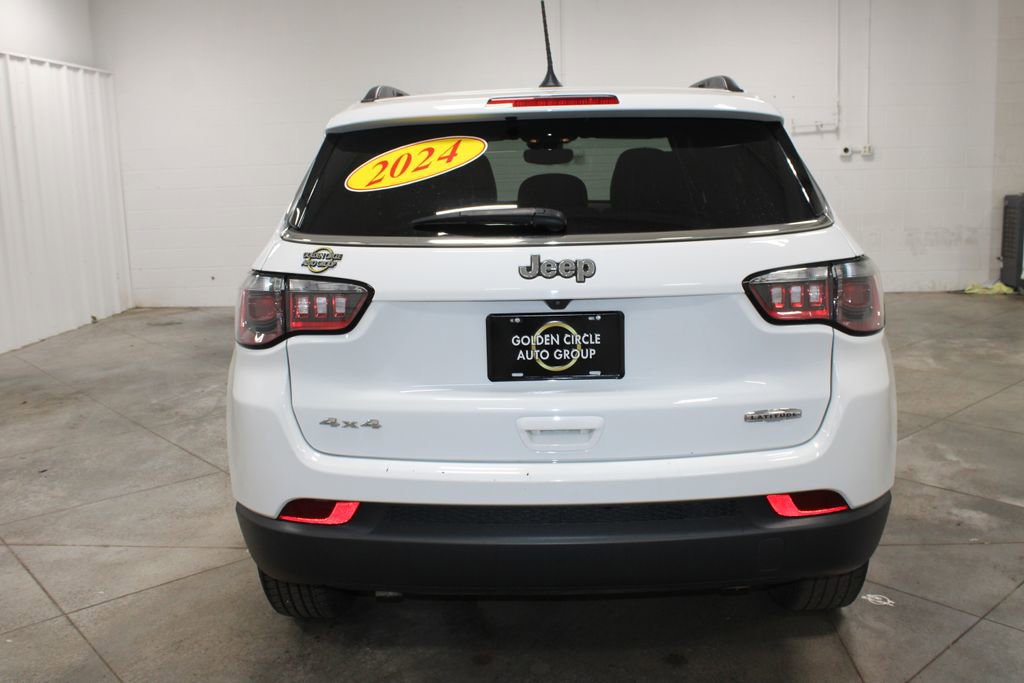 Used 2024 Jeep Compass Latitude AWD/4WD image 8