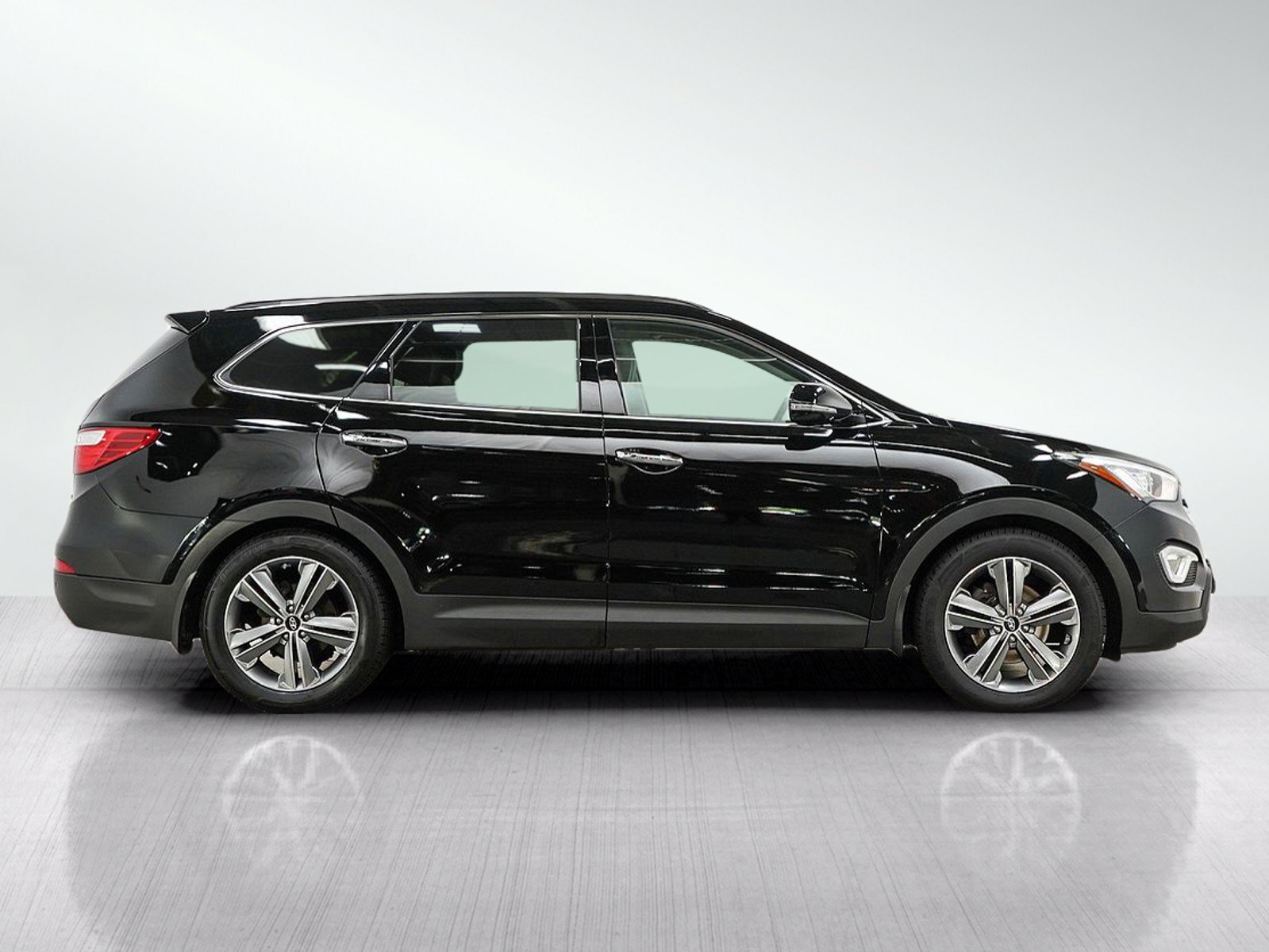 Used 2015 Hyundai Santa Fe GLS w/ Option Group 03 AWD/4WD image 6