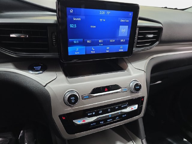 Certified 2023 Ford Explorer XLT w/ Class IV Trailer Tow Package AWD/4WD image 16