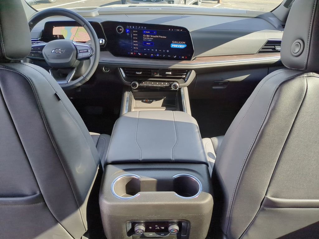 Used 2025 Chevrolet Suburban Z71 image 26