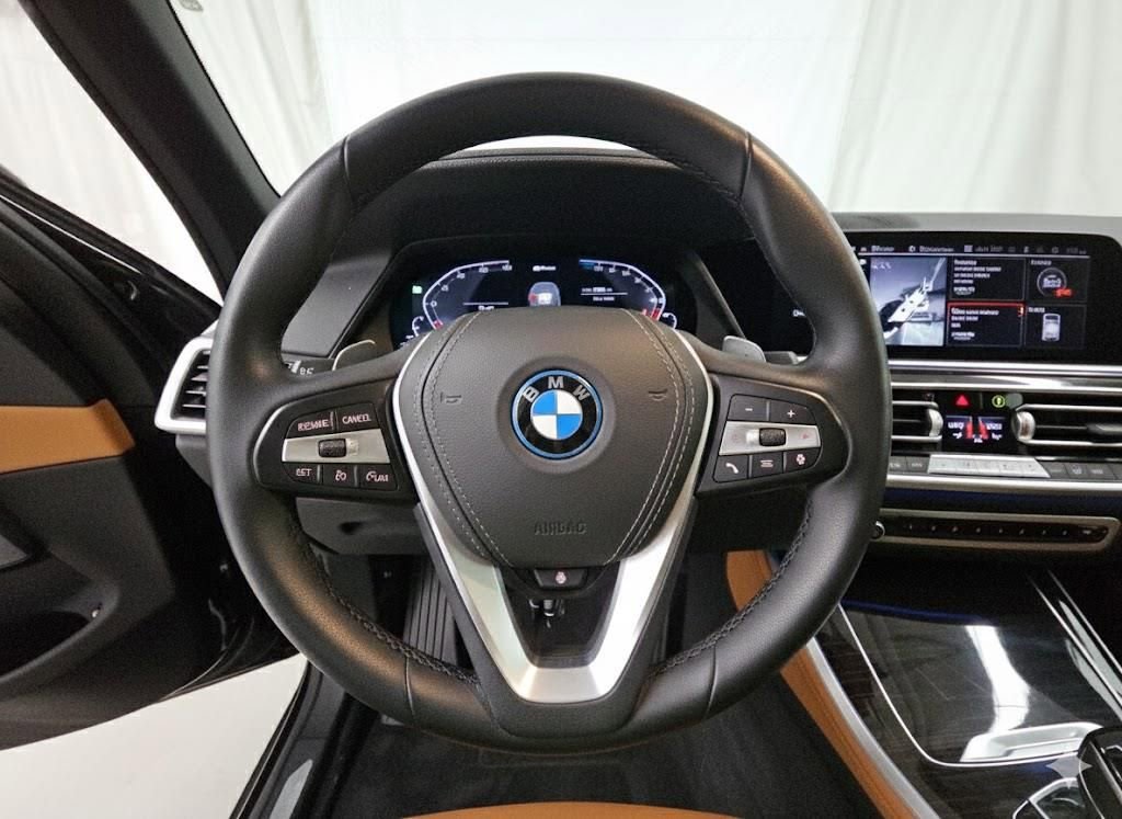 Used 2023 BMW X5 xDrive45e w/ Climate Comfort Package image 18