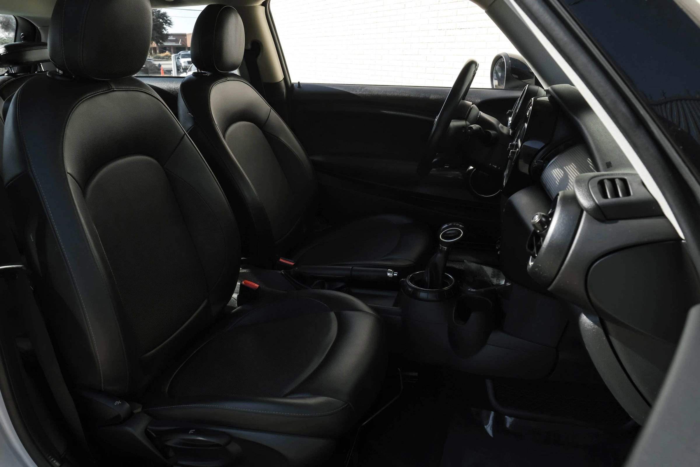 Used 2014 MINI Cooper 2-Door Hardtop image 30