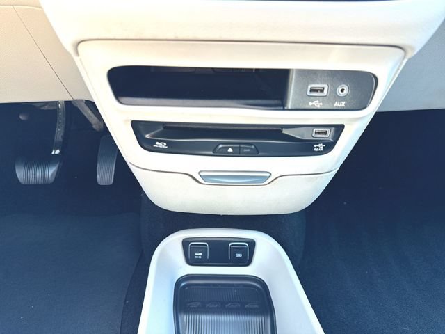 Used 2019 Chrysler Pacifica Touring-L Plus w/ Tire & Wheel Group FWD image 35