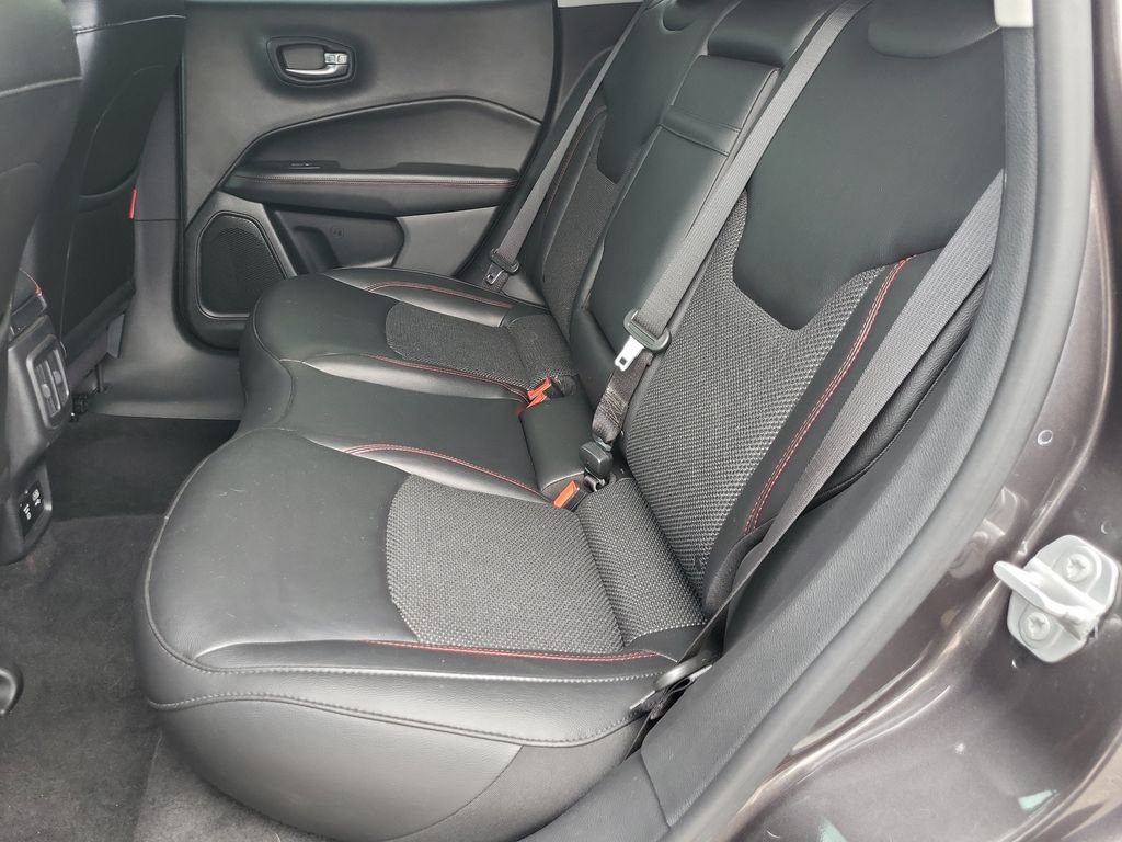 Used 2019 Jeep Compass Trailhawk w/ Cold Weather Group AWD/4WD image 15