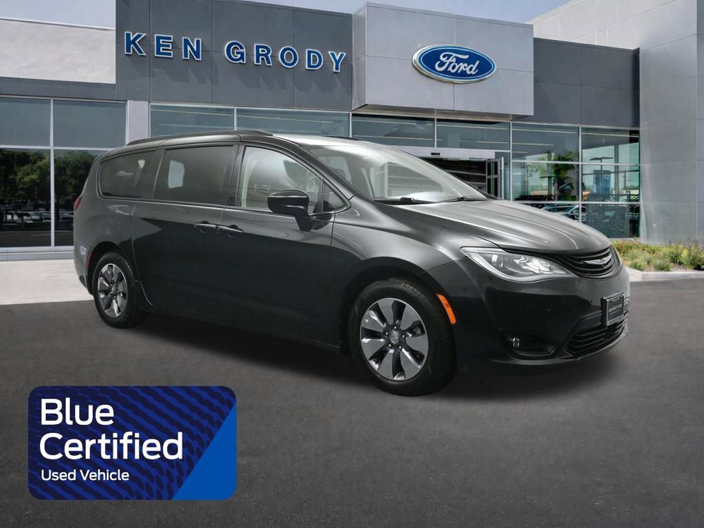 Used 2018 Chrysler Pacifica Limited w/ Advanced Safetytec Group image 1