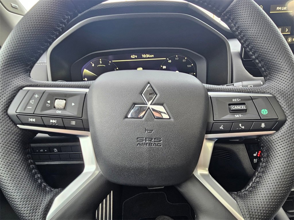 New 2026 Mitsubishi Outlander SEL image 17