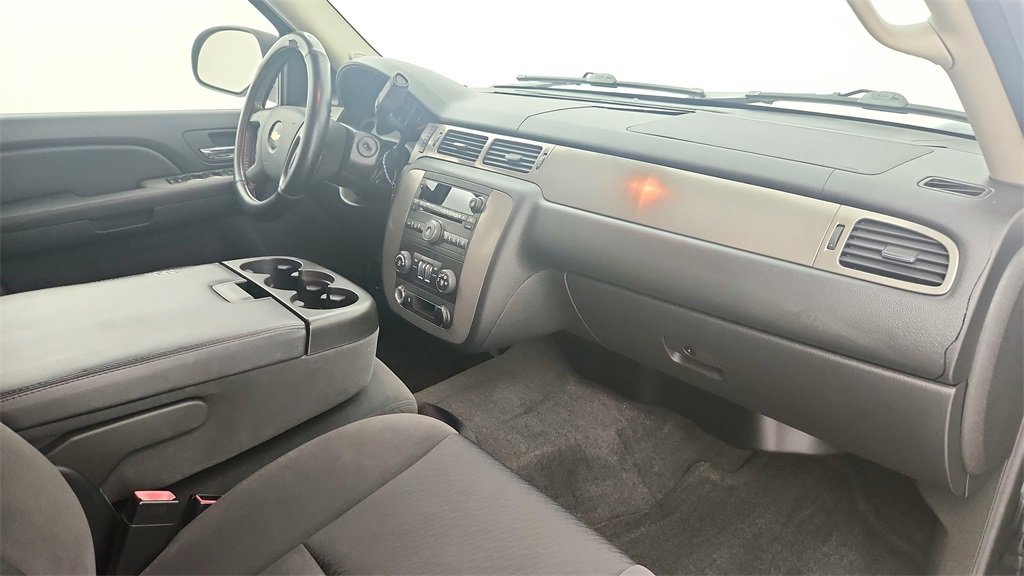 Used 2009 Chevrolet Suburban LS image 29