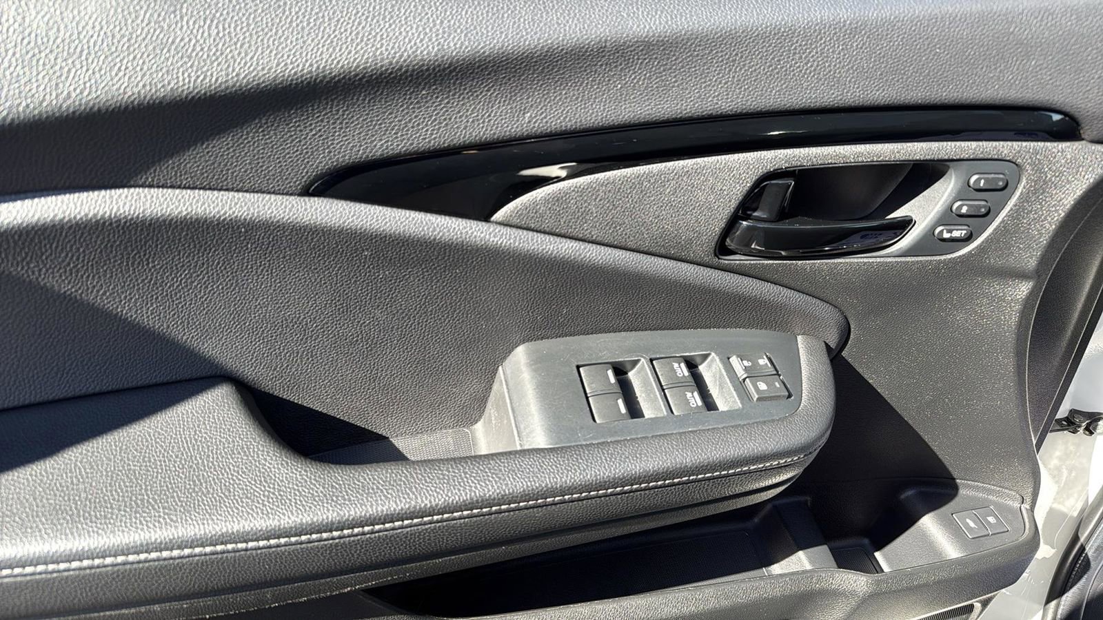 Used 2023 Honda Passport Elite image 12