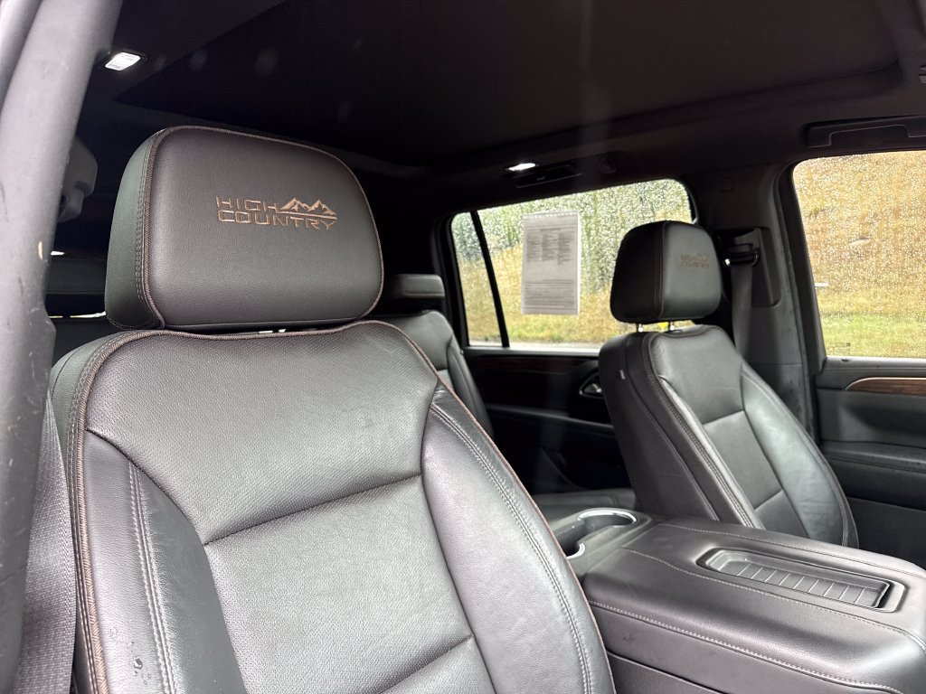 Used 2021 Chevrolet Suburban High Country w/ Premium Package 2 AWD/4WD image 30