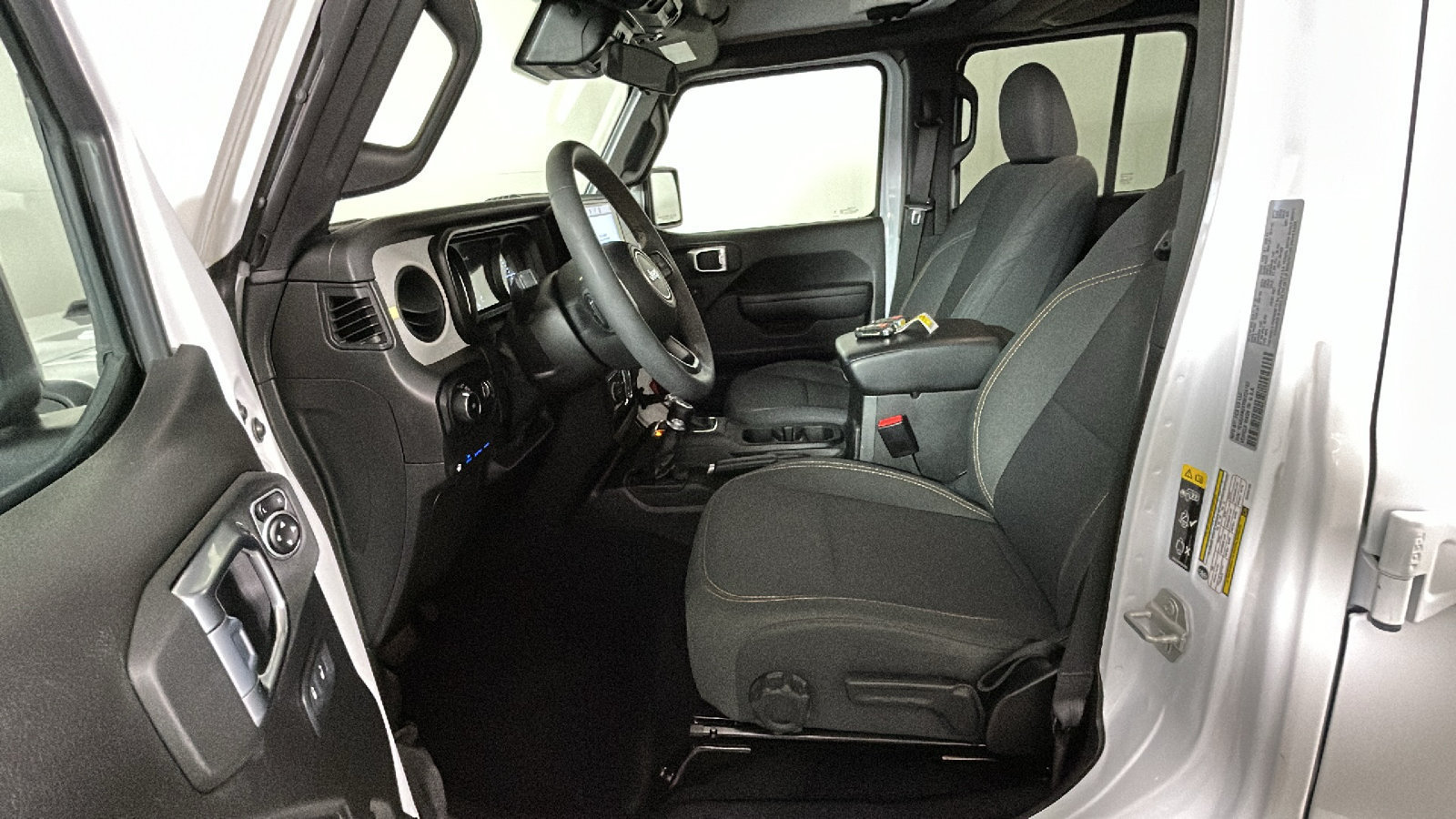 Used 2024 Jeep Wrangler Unlimited AWD/4WD image 13
