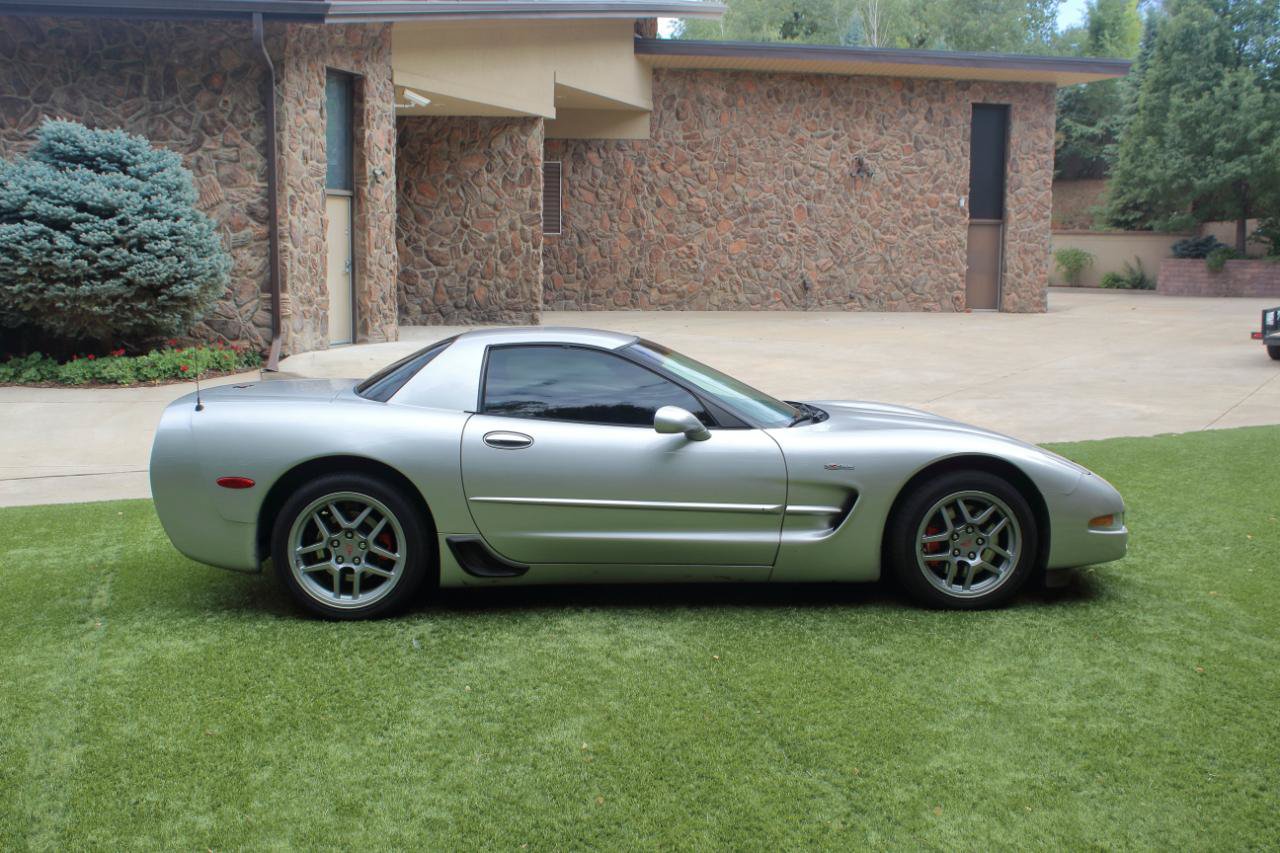 Used 2004 Chevrolet Corvette Z06 w/ Memory Package RWD image 15