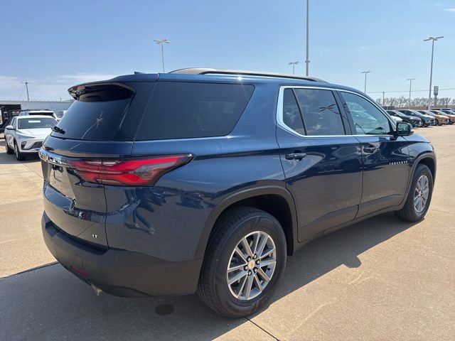 Used 2023 Chevrolet Traverse LT image 3