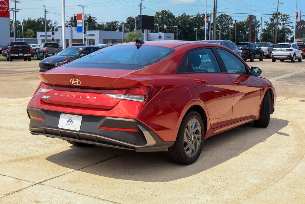 Used 2024 Hyundai Elantra SEL FWD image 20