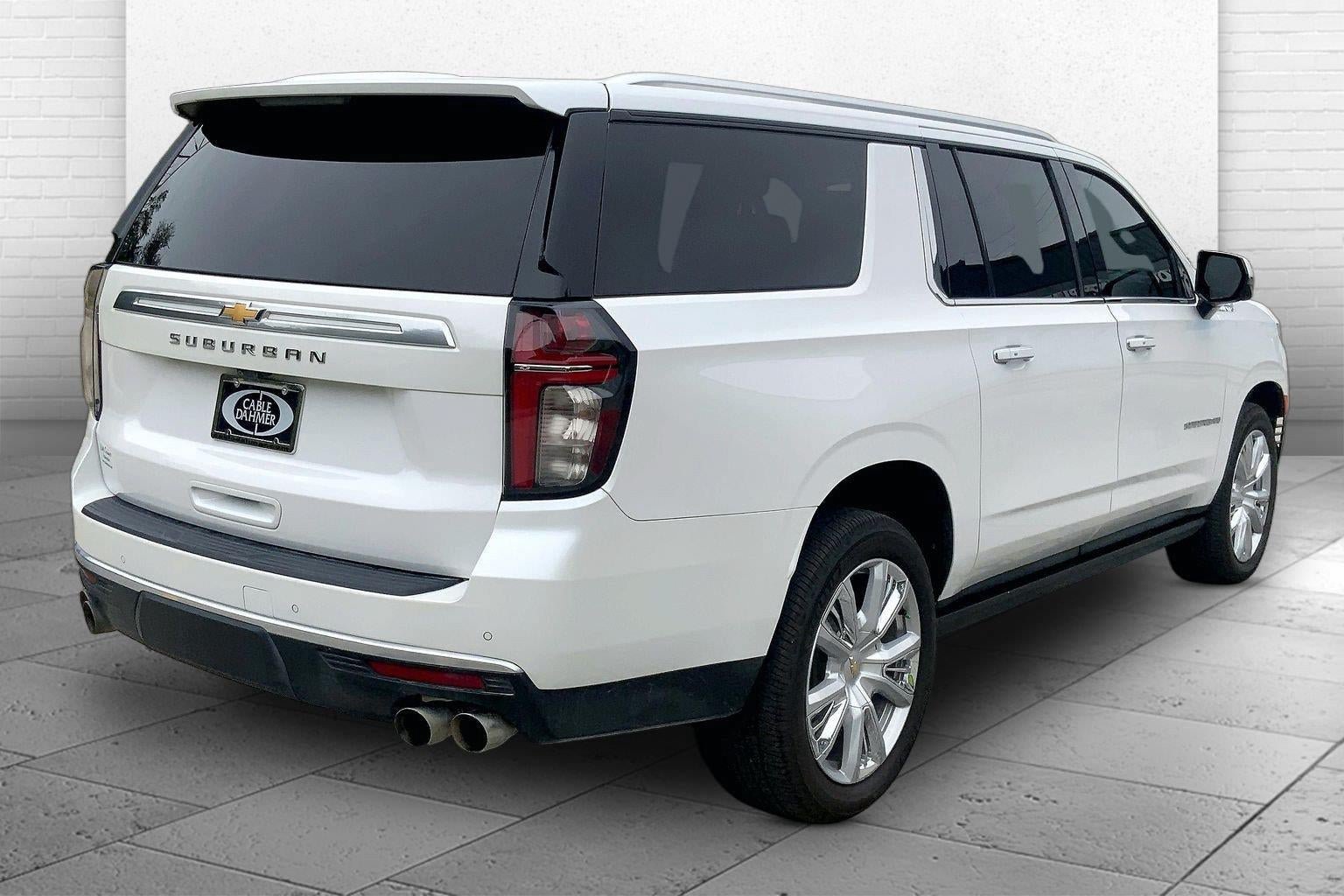 Used 2023 Chevrolet Suburban High Country w/ Premium Package AWD/4WD image 14