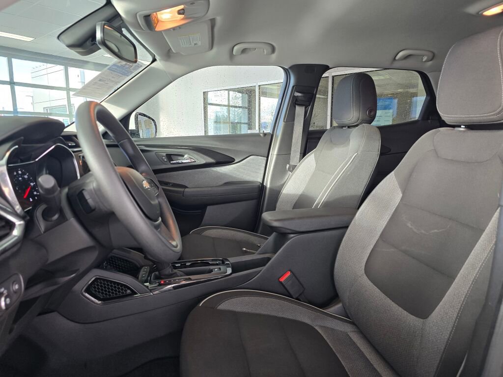 Used 2023 Chevrolet TrailBlazer LT w/ Convenience Package image 24