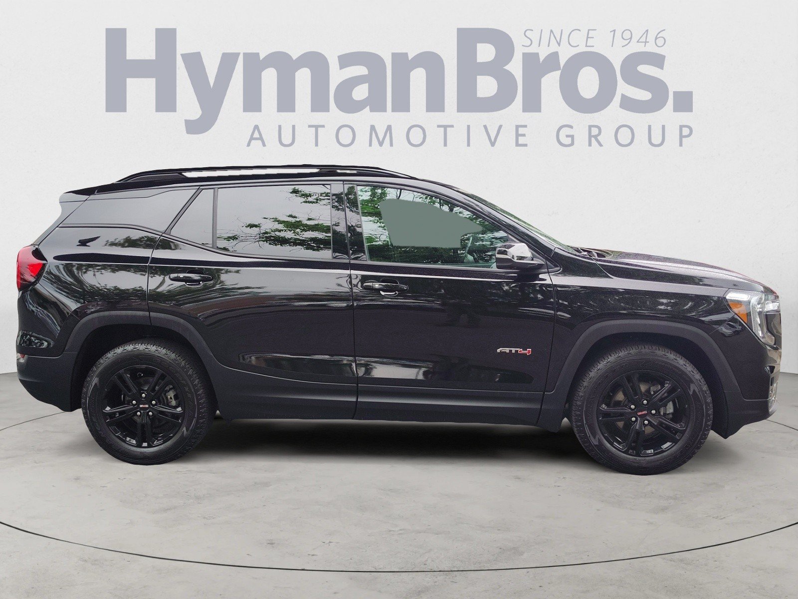 Used 2023 GMC Terrain AT4 w/ Tech Package AWD/4WD image 2