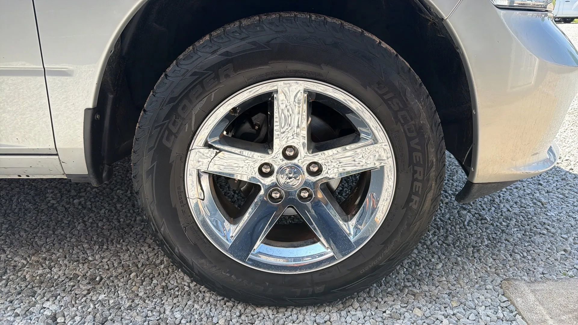 Used 2017 RAM 1500 Express AWD/4WD image 4