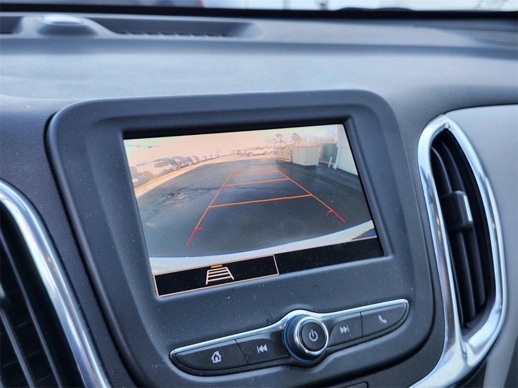 Used 2022 Chevrolet Equinox LS image 16