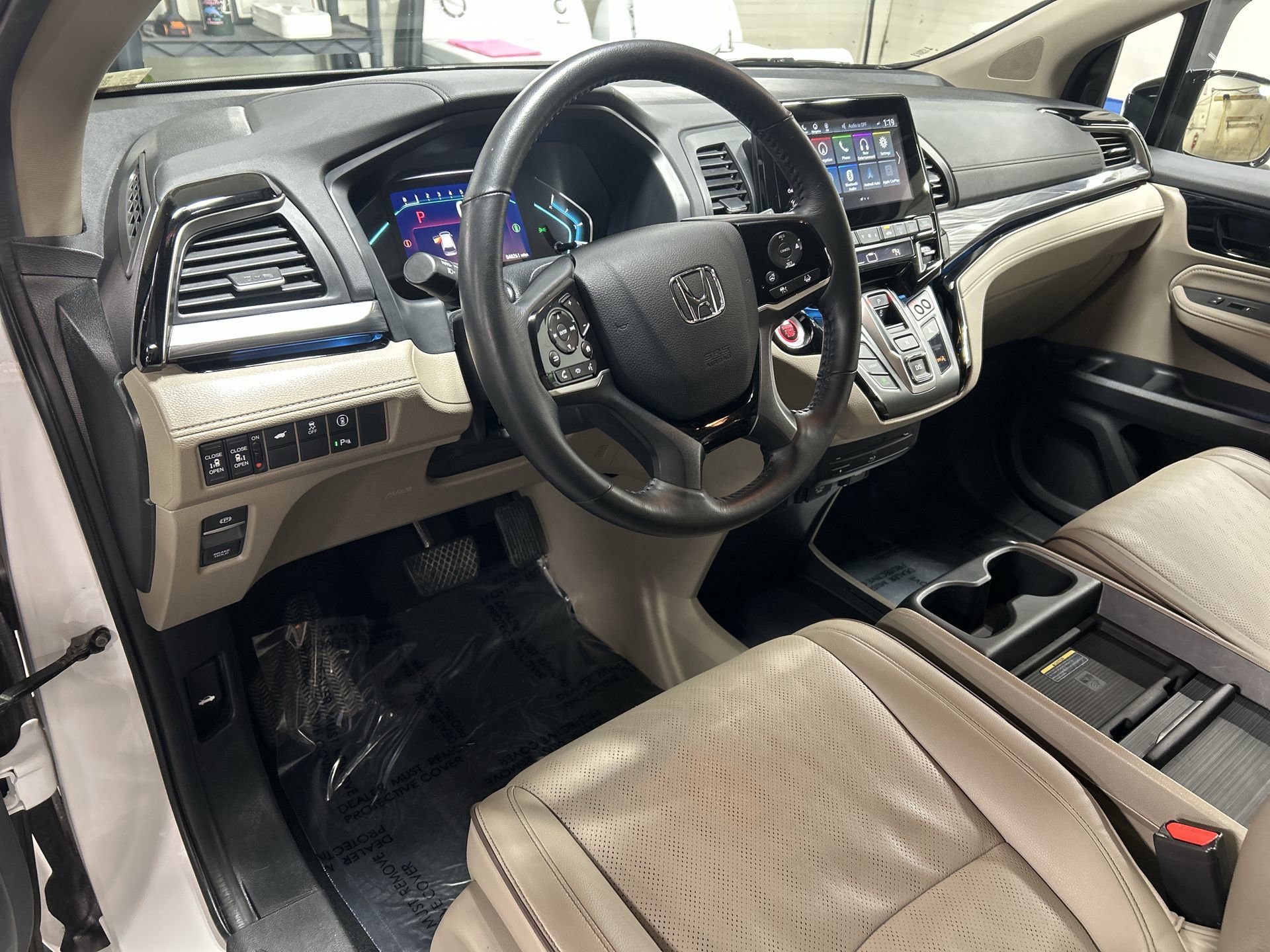 Used 2024 Honda Odyssey Elite image 11