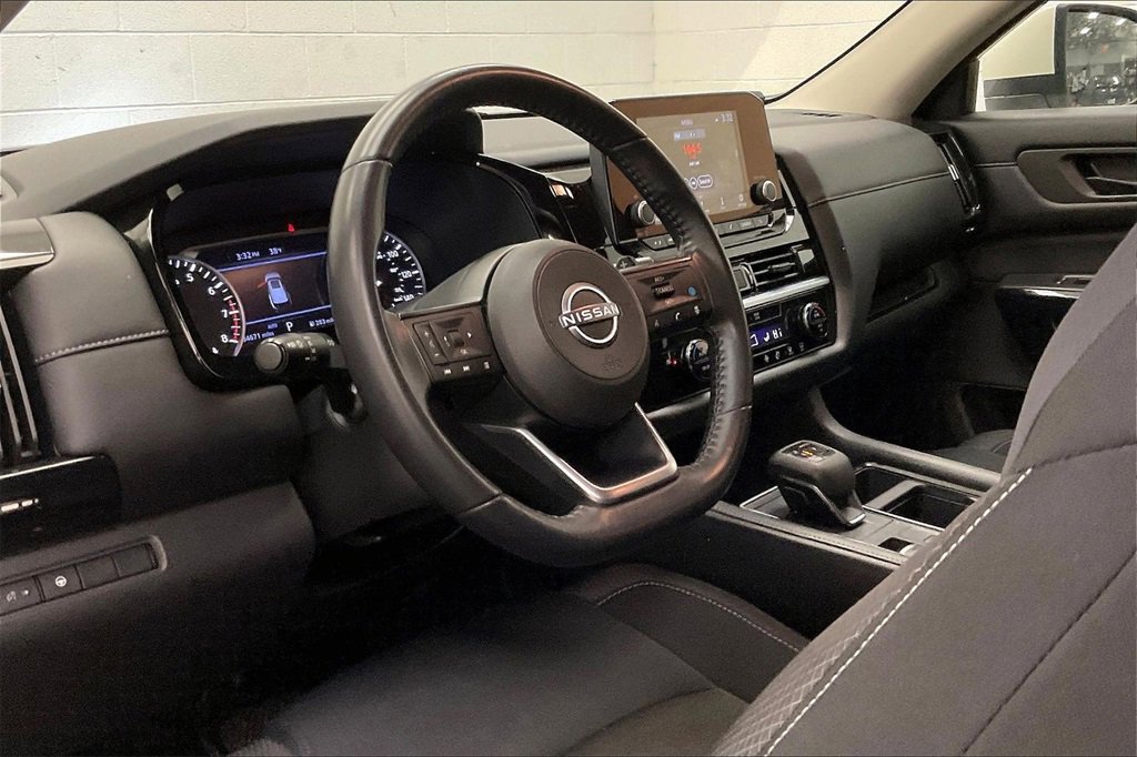 Certified 2024 Nissan Pathfinder SV image 10