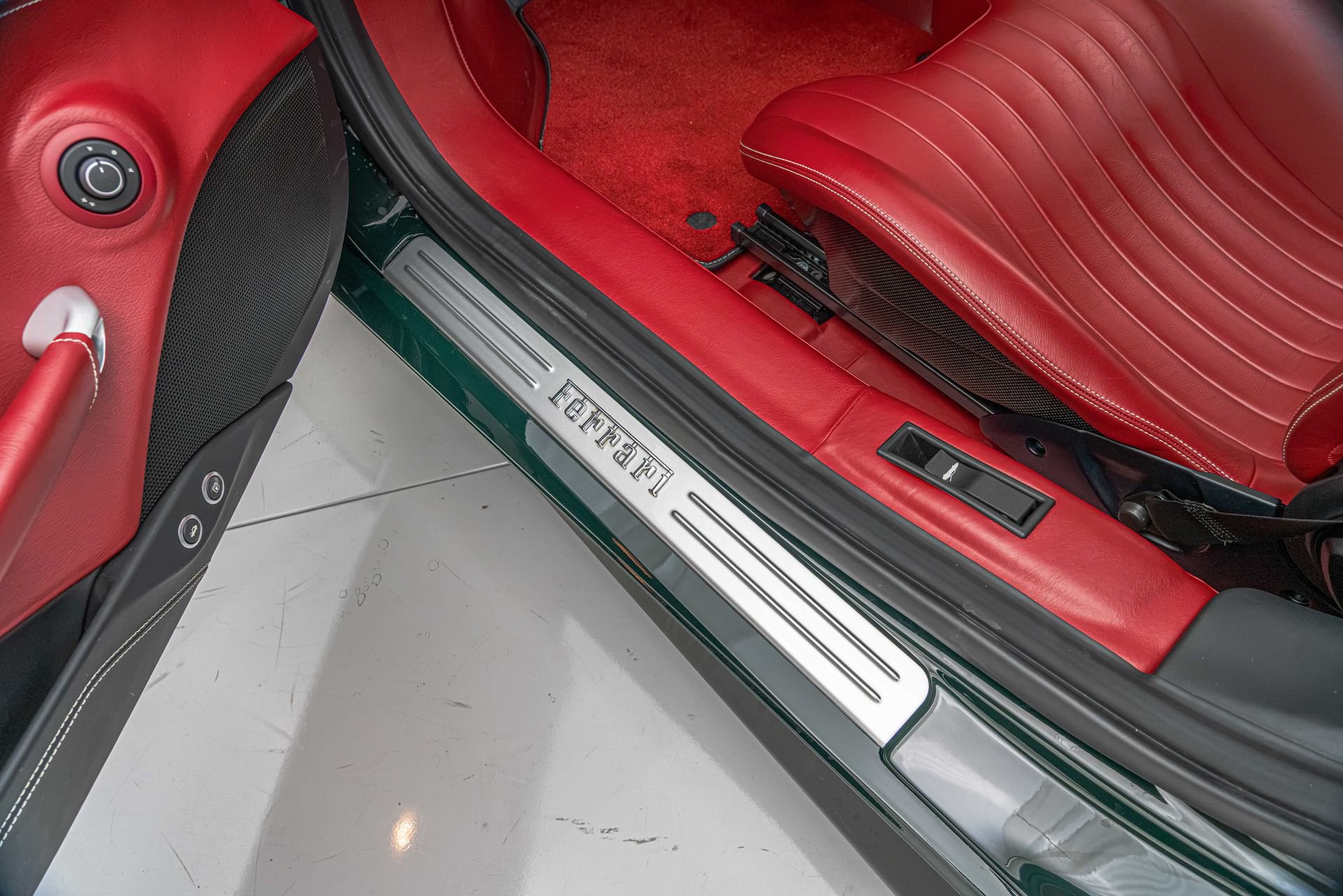 Certified 2018 Ferrari 488 GTB RWD image 38