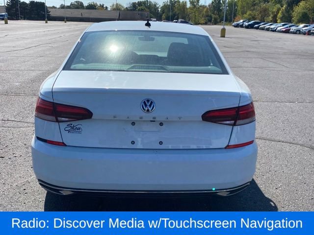 Used 2022 Volkswagen Passat 2.0T FWD image 4